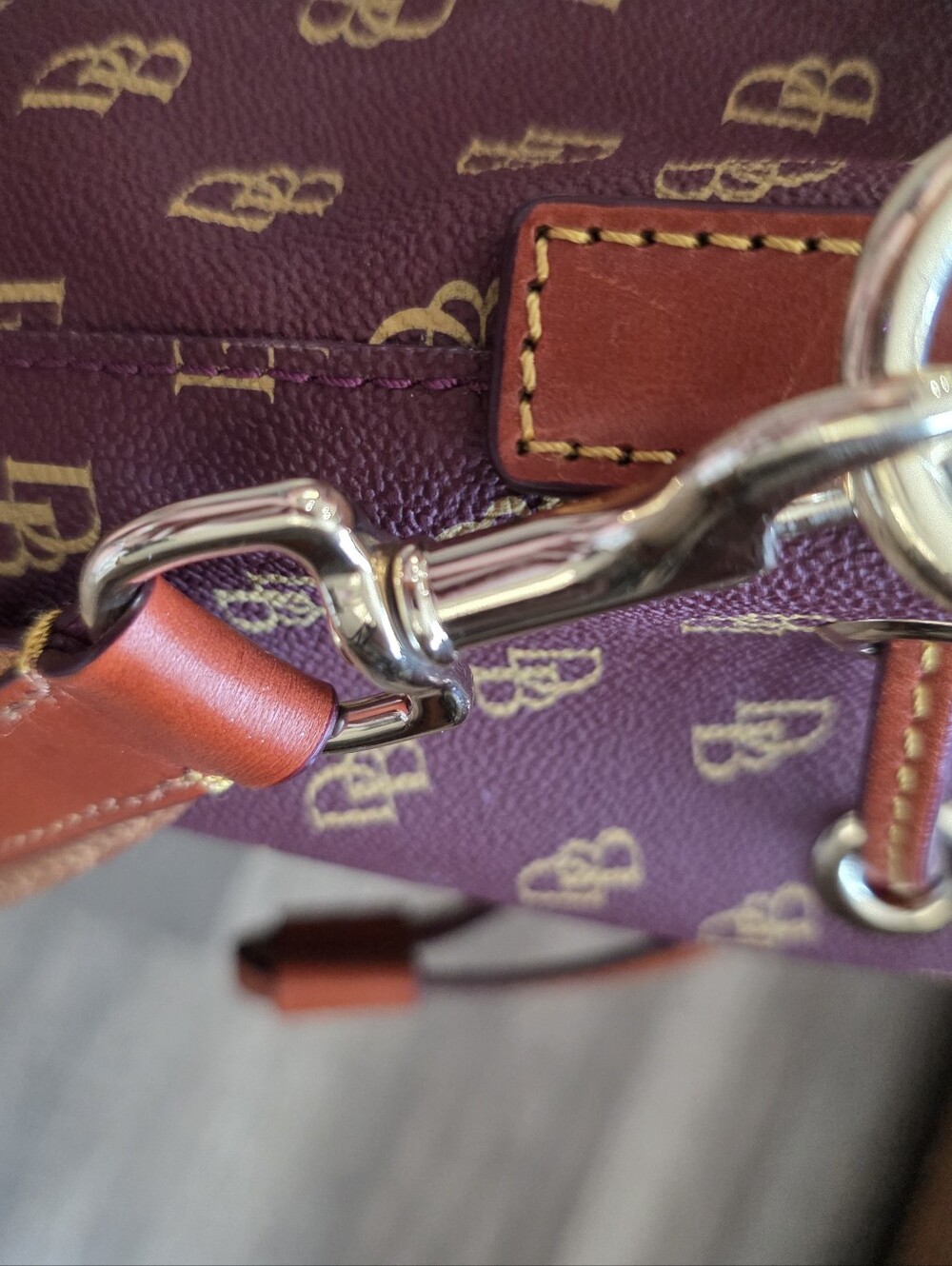 Dooney & Bourke Burgundy Monogram Y2K Logo Drawstring Shoulder Bucket Bag Luxury - Picture 4 of 16